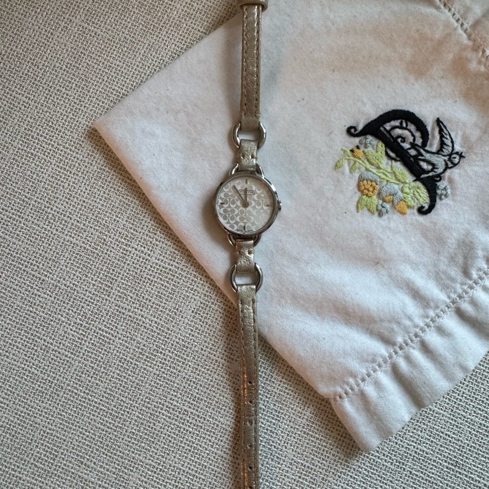 Coach Metallic Platinum Leather and SS Watch - Picture 9 of 10
